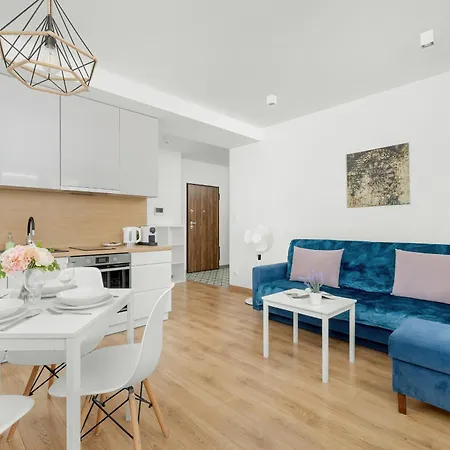 Elegancki Z Balkonem Dla 4 Osob By Renters