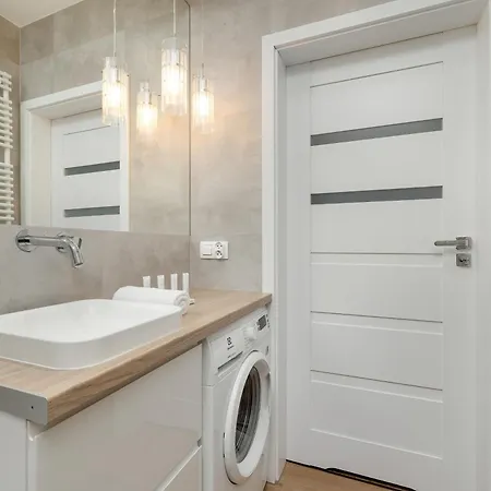 Elegancki Z Balkonem Dla 4 Osob By Renters Krasków