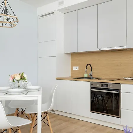 Διαμέρισμα Elegancki Z Balkonem Dla 4 Osob By Renters