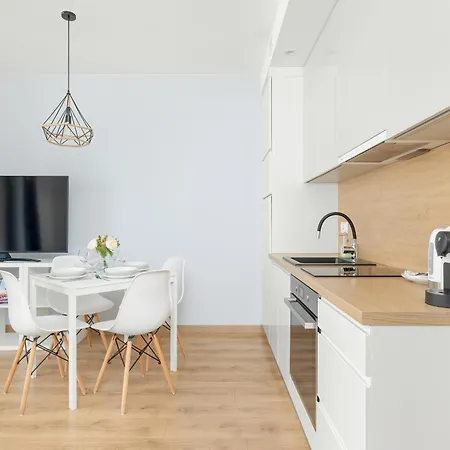 Elegancki Z Balkonem Dla 4 Osob By Renters Διαμέρισμα *